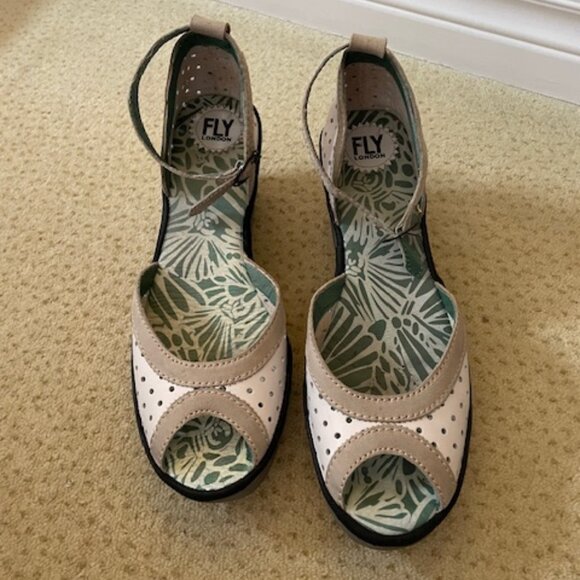 Fly London Wedge Sandal, Size 10 - Picture 3 of 10
